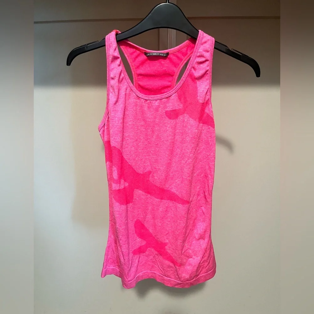 Oiselle Bright Pink (Saturday) Flyte Tank - Picture 2 of 5